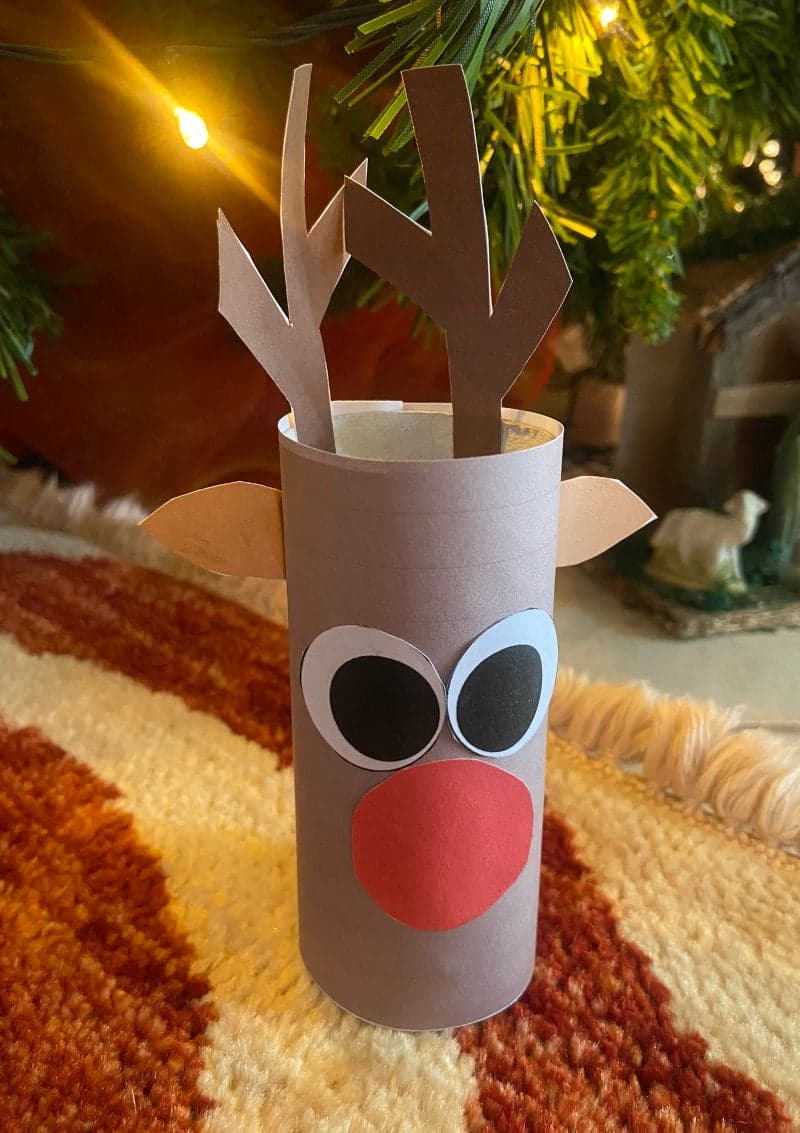 Free printable craft for kids for the holidays. Christmas and New Year's. Paper roll Rudolf the reindeer.