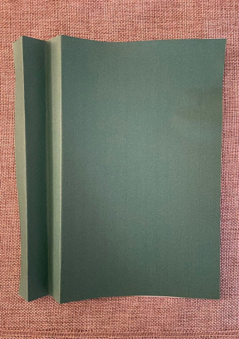 Free printable craft for kids for the holidays. Christmas and New Year's. Accordion Christmas tree.