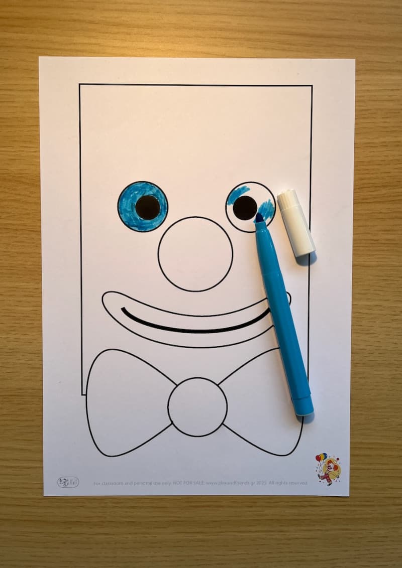 Αποκριάτικη χειροτεχνία κλόουν με πολύχρωμα μαλλιά για παιδιά προσχολικής ηλικίας