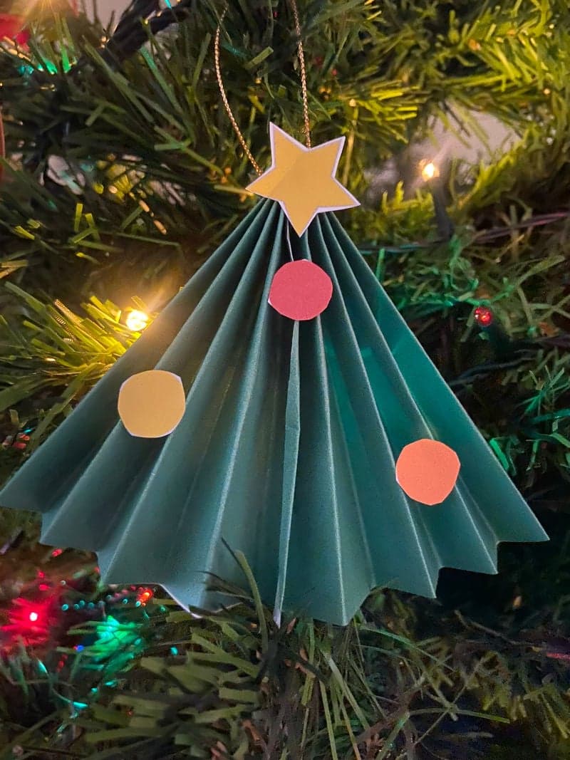 Accordion Christmas Tree Craft