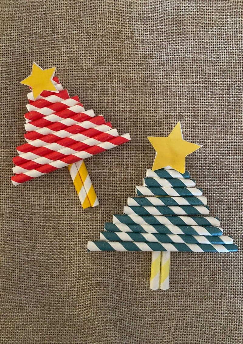 Craft for kids with straws for the holidays. Christmas and New Year's. Christmas tree.