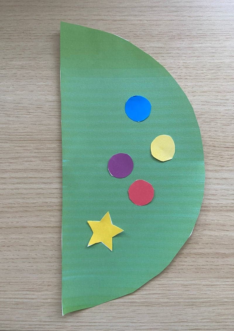 Free printable craft for kids for the holidays. Christmas and New Year's. Cone Christmas tree.