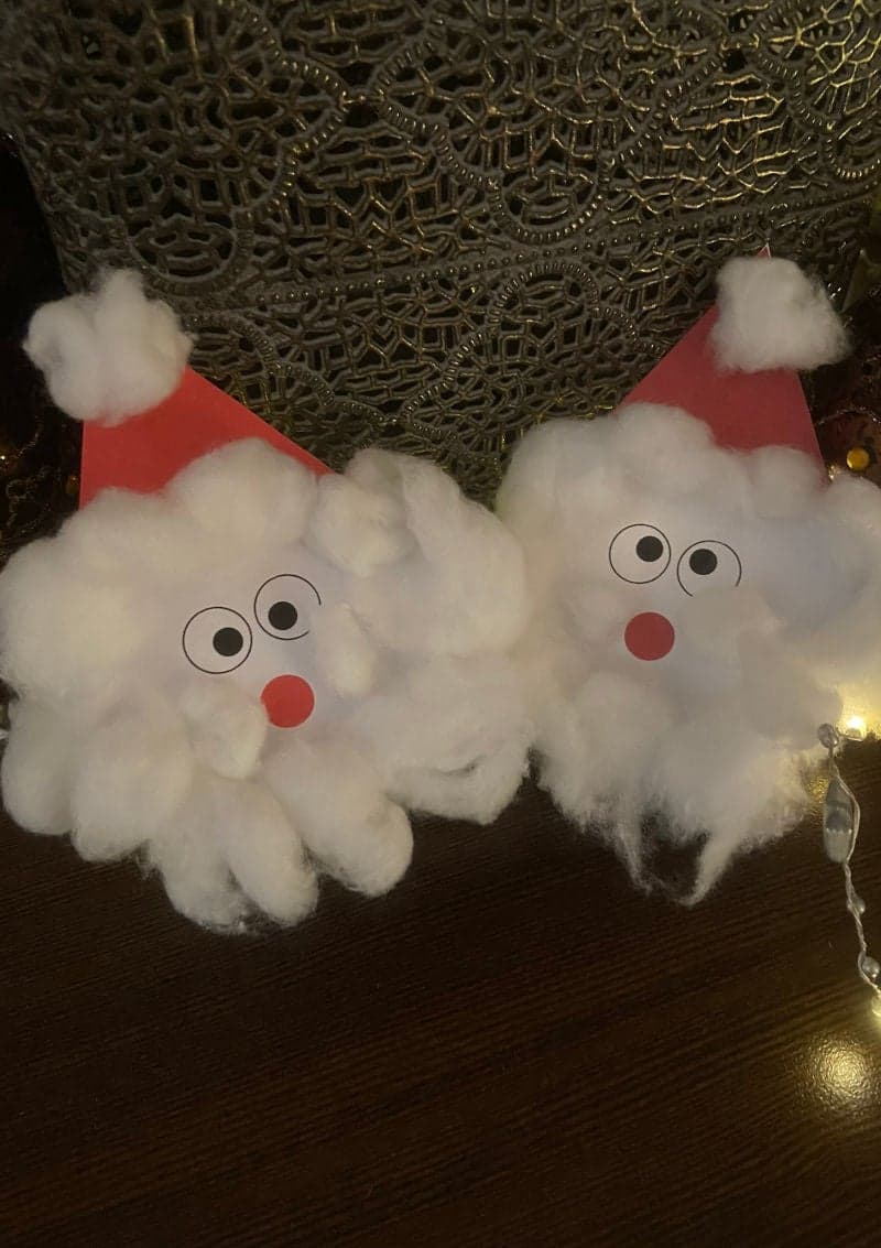 Free printable craft for kids for the holidays. Christmas and New Year's. Santa Claus with cotton.