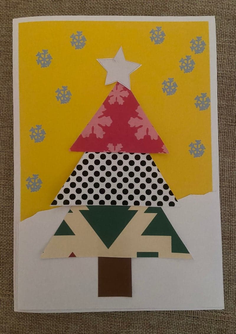 Free printable craft for kids for the holidays. Christmas and New Year's. Scrap Christmas tree card.