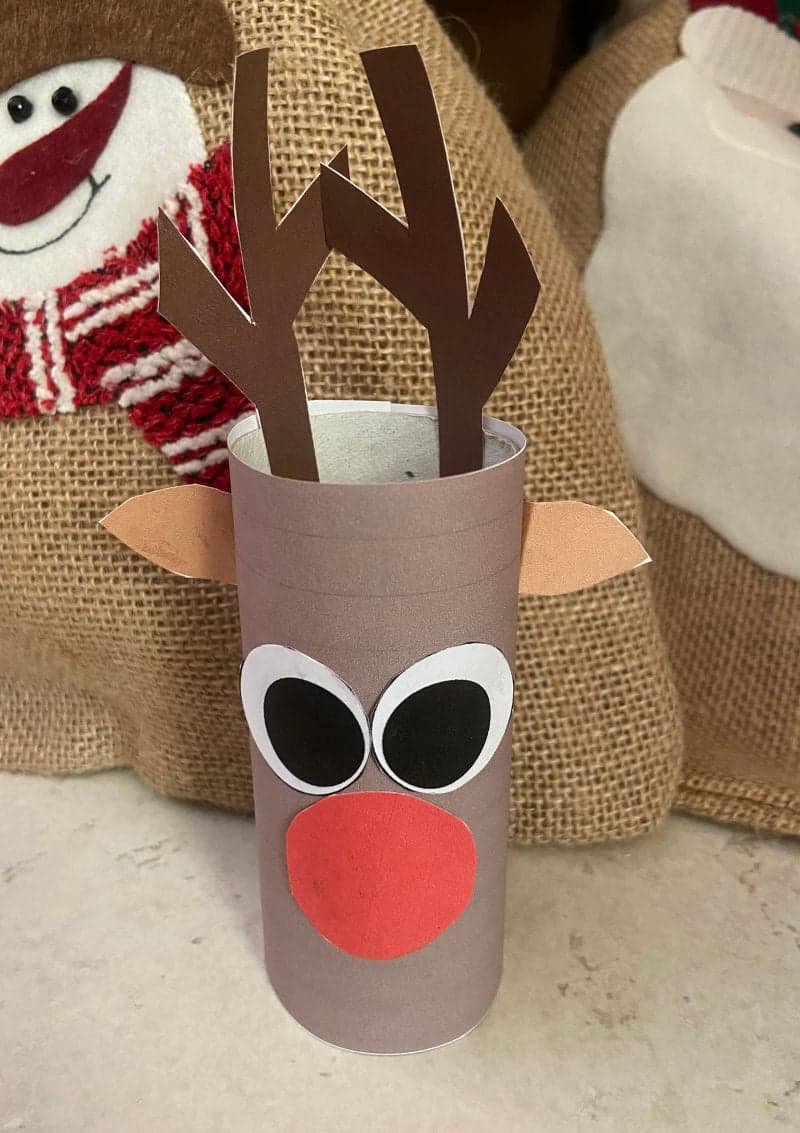 Free printable craft for kids for the holidays. Christmas and New Year's. Paper roll Rudolf the reindeer.