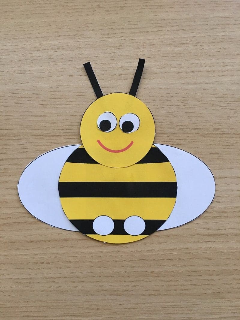 Educational play for toddlers. Walking bee. 