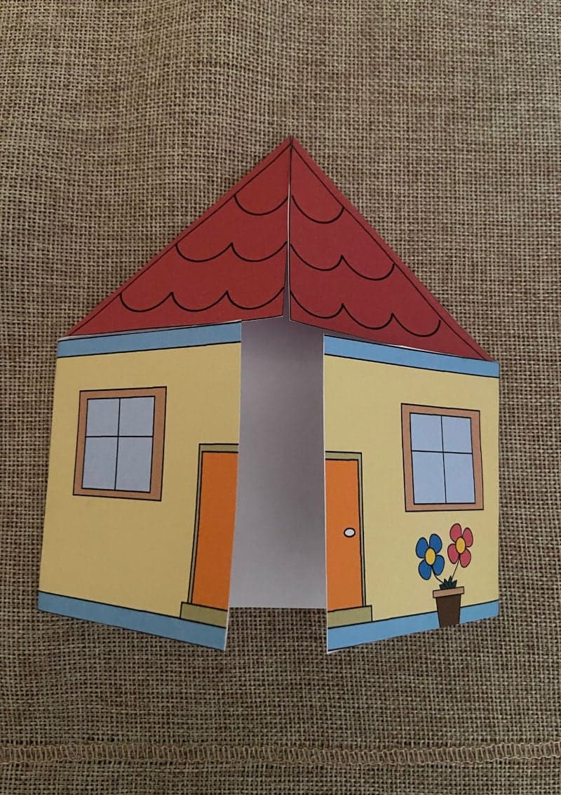 My family craft for preschoolers with free printable material.