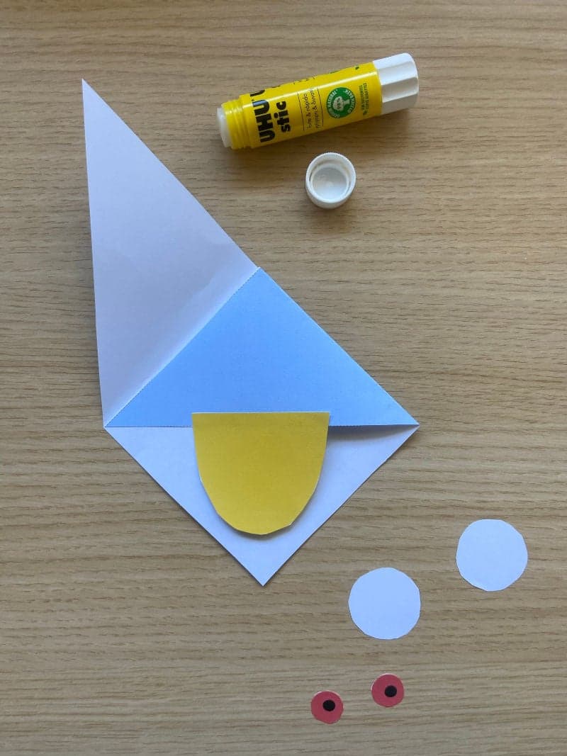 Monster bookmarks craft for preschoolers with free printable material. Building process.