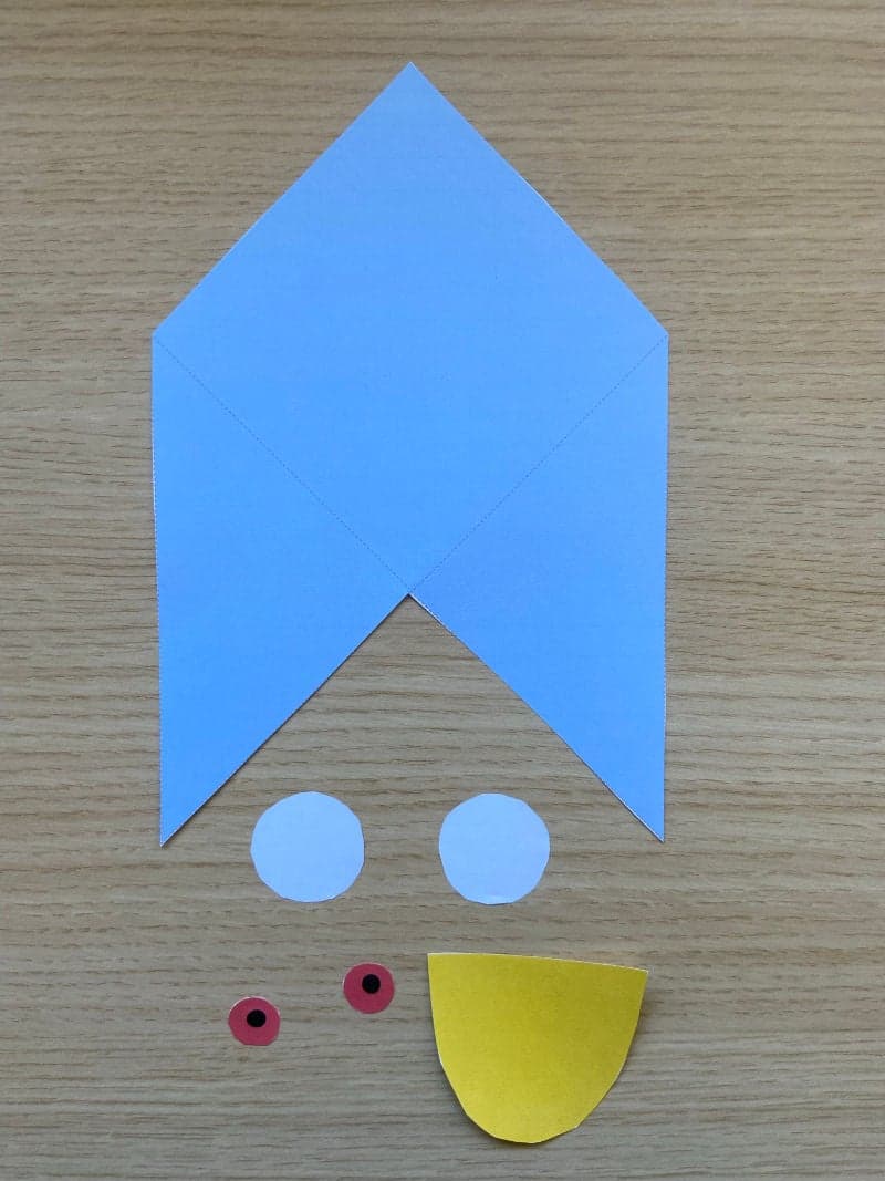 Monster bookmarks craft for preschoolers with free printable material. Building process.