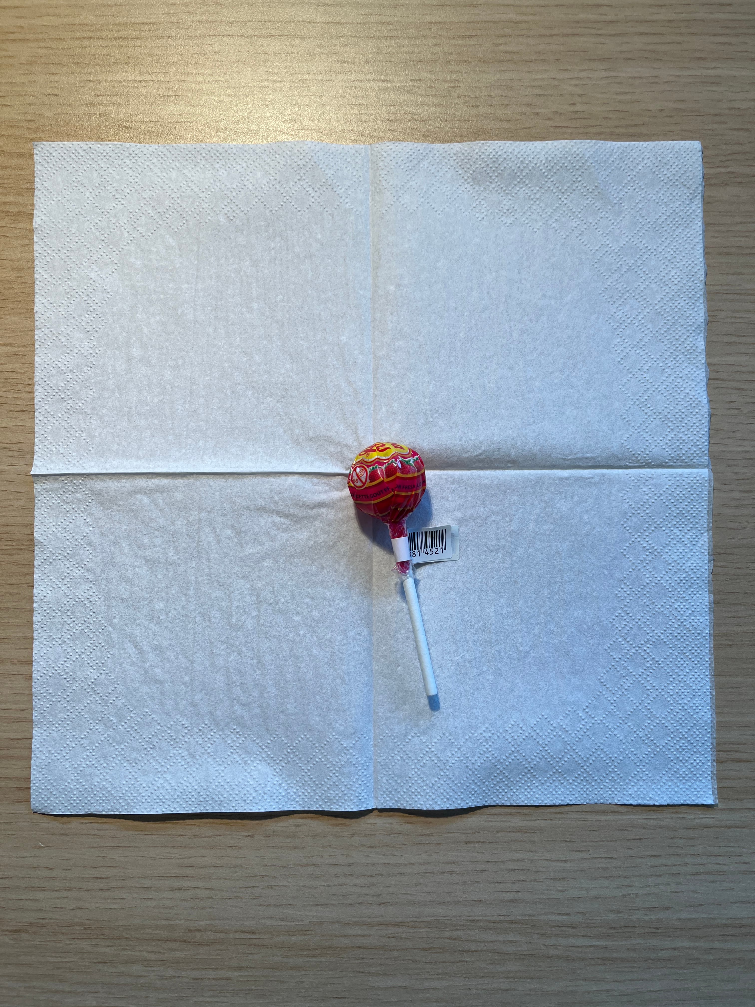 Adorable ghost treats made from lollipops wrapped in white tissue paper — Halloween craft