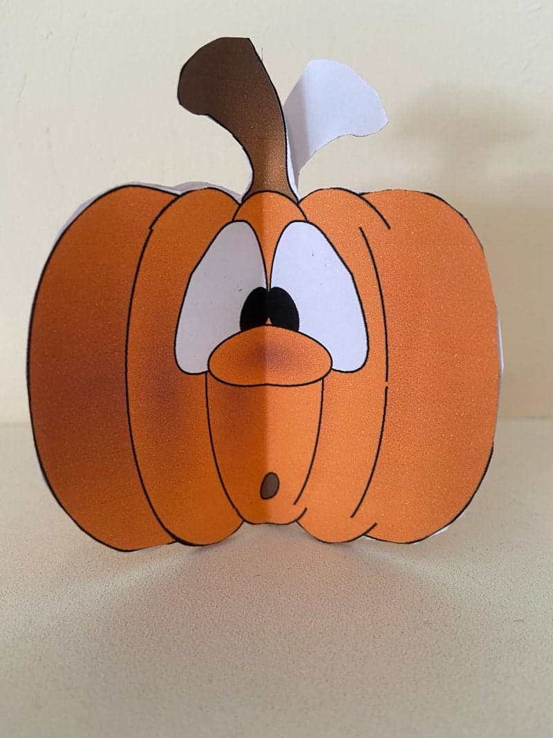 Halloween. Free printable craft for preschoolers. Decorative pumpkins.