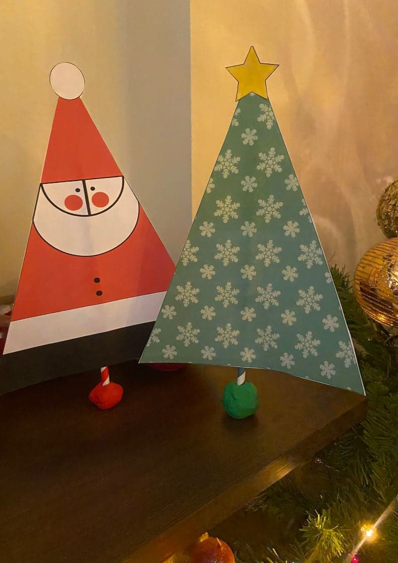 Free printable craft for kids for the holidays. Christmas and New Year's. Christmas tree and Santa Clauswith paper, straw and plasticine.