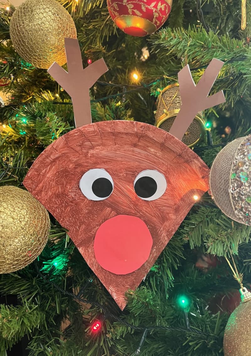 Rudolph from a triangular Paper Plate