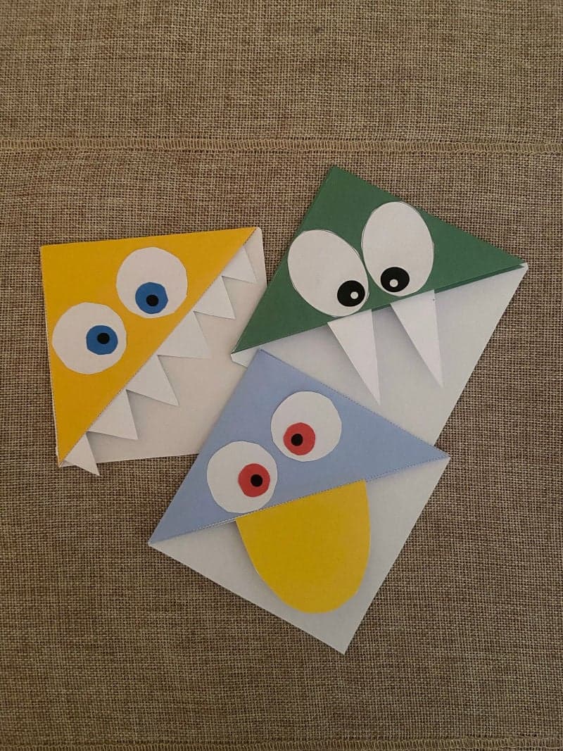 Monster bookmarks craft for preschoolers with free printable material. 