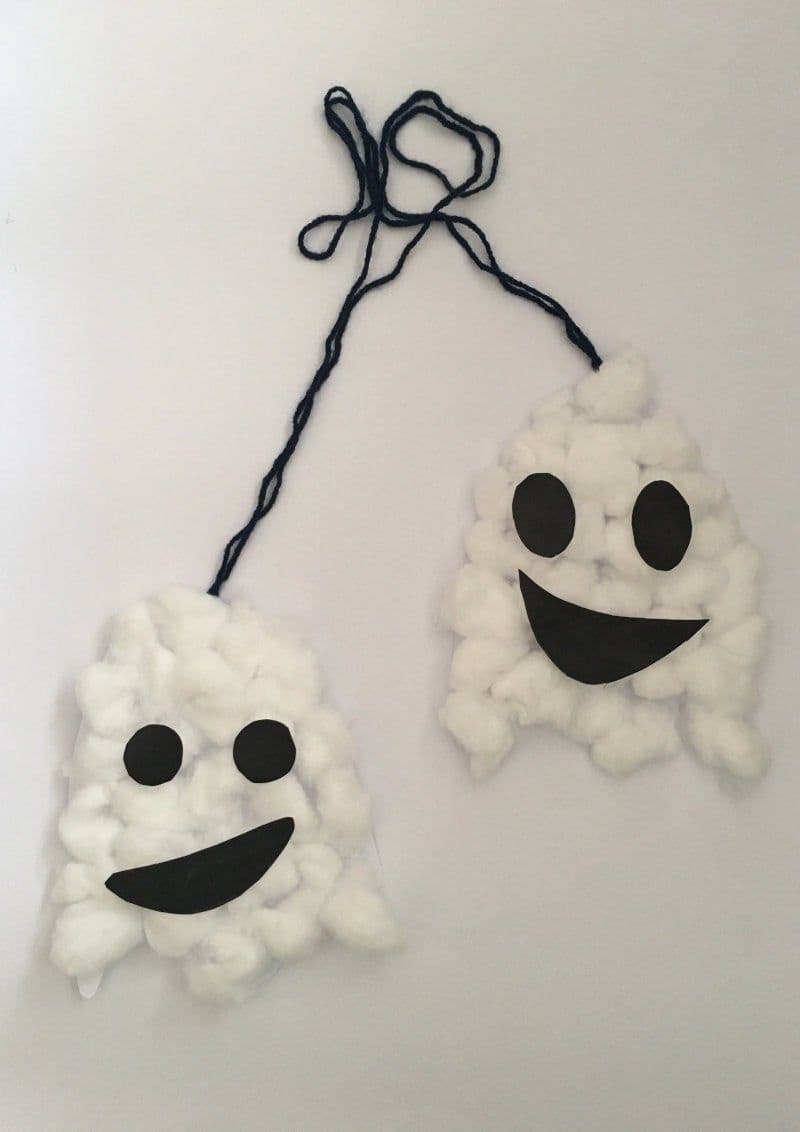 Halloween. Happy Ghosts. Free printable craft for kids.