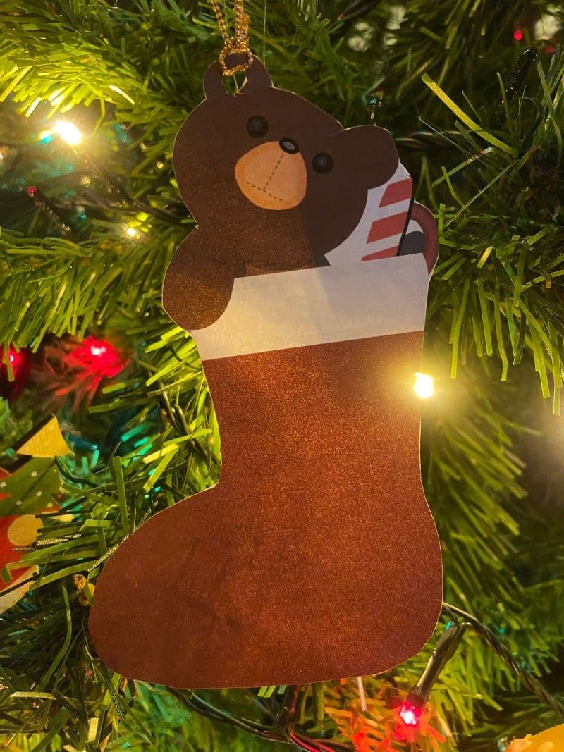 Free printable craft for kids for the holidays. Christmas and New Year's. Christmas stocking.