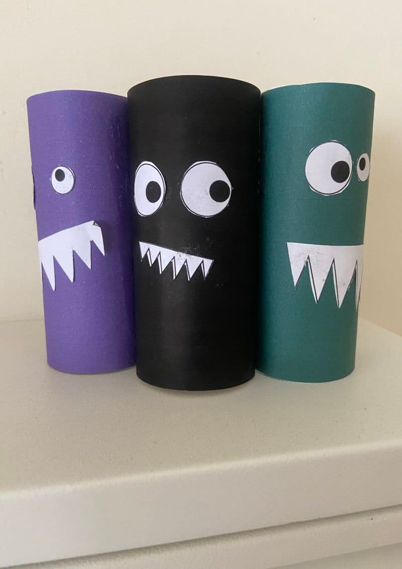 Halloween. Free printable craft for preschoolers. Toilet paper roll monster.