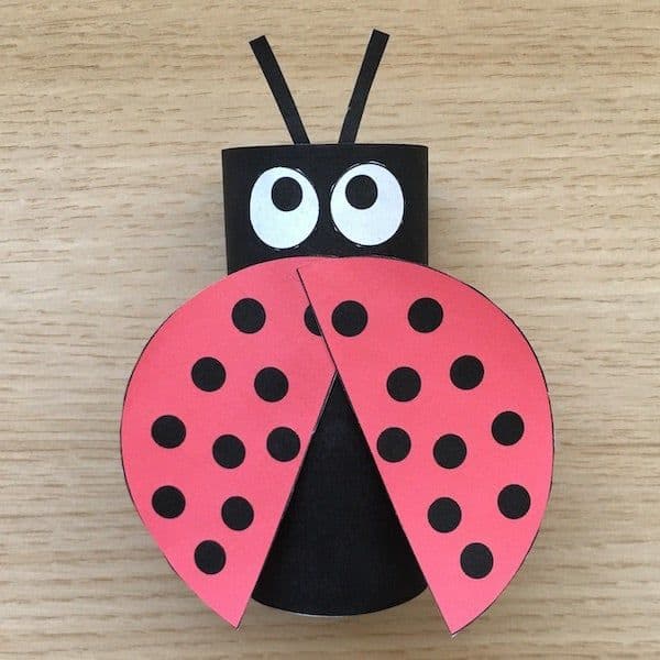 Cute and easy crafts and activities for toddlers. 