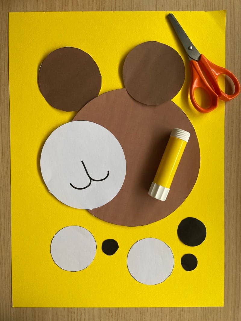 Craft for kids preschool kindergarten. Educational play for toddlers for preschool. Learning the circle activity. The Teddy Bear. Free printable material. Glue. Scissors.