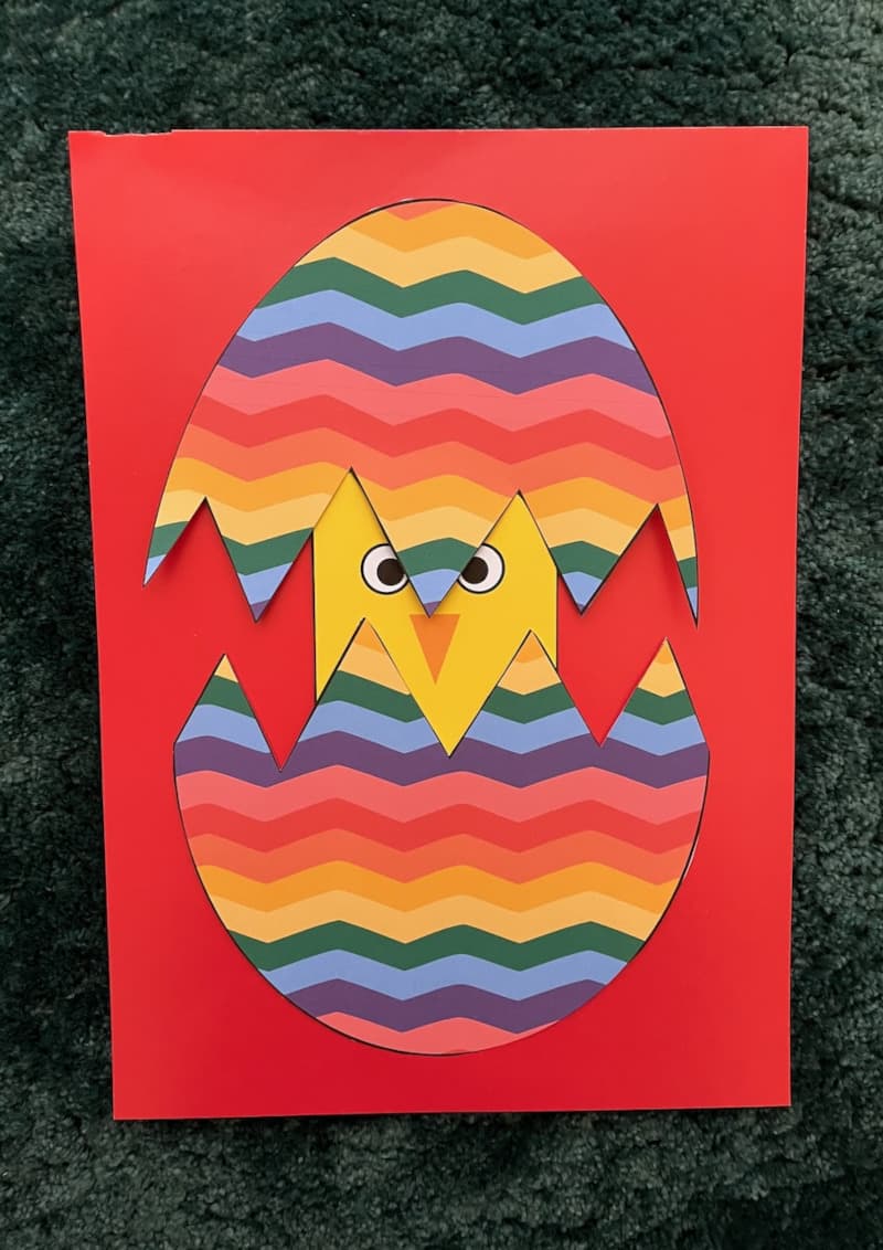 Easter craft for kids with a cracked egg and chick