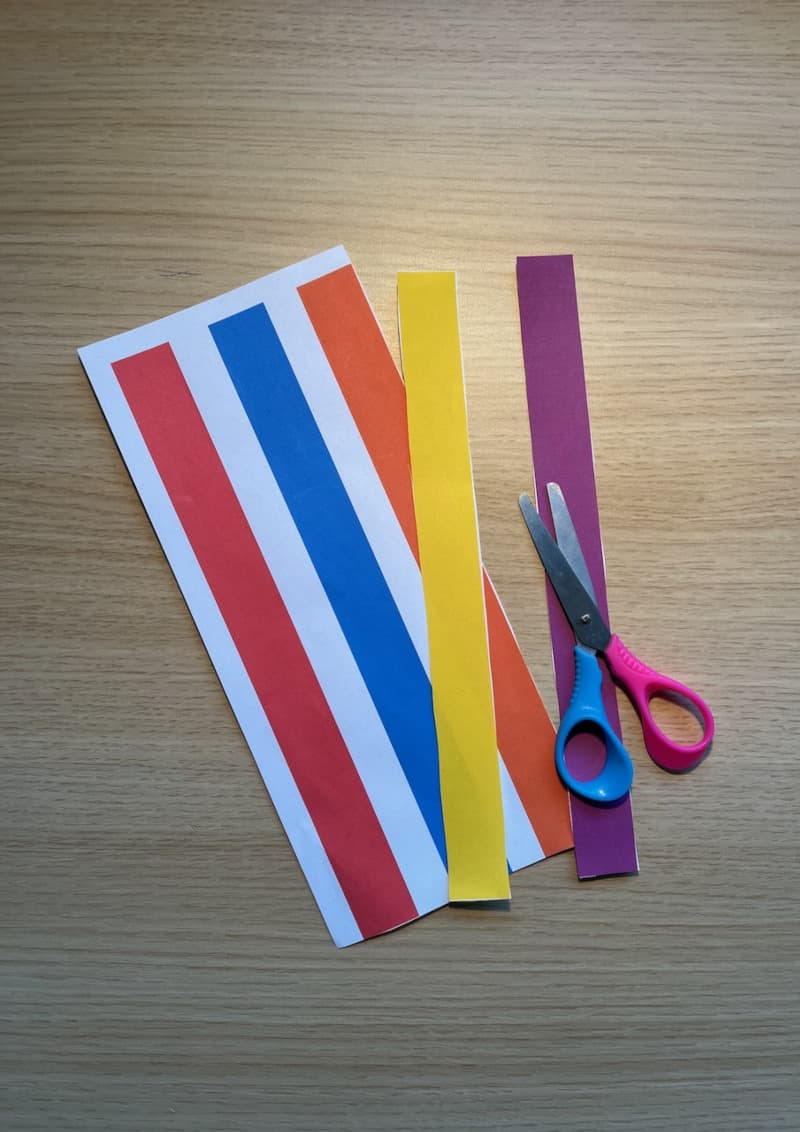 Αποκριάτικη χειροτεχνία κλόουν με πολύχρωμα μαλλιά για παιδιά προσχολικής ηλικίας